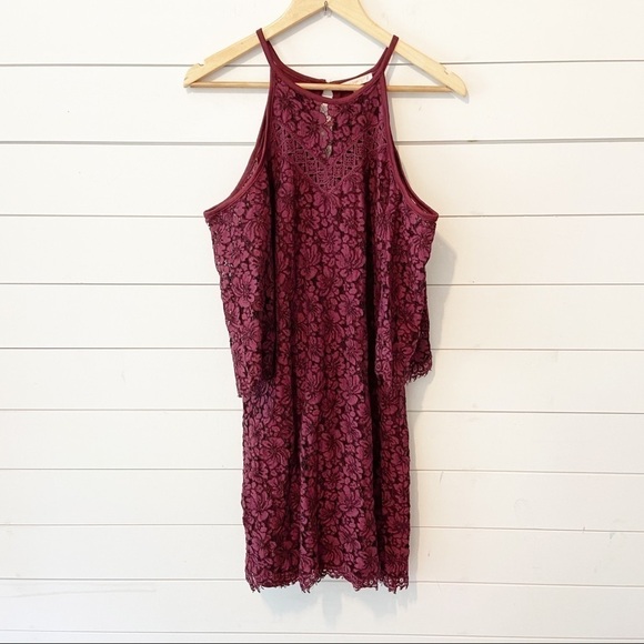 Skies Are Blue Dresses & Skirts - Skies are Blue | Lace Cold Shoulder Dress size Medium, M, Wine/Burgundy color.